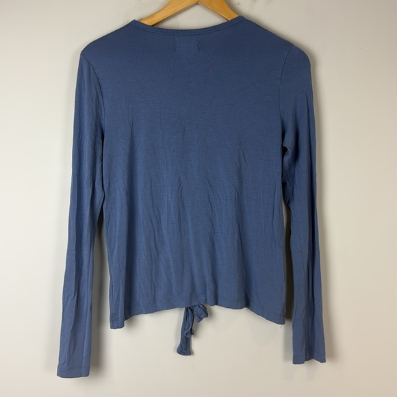 Jackson Rowe Blue Tie-Front Long Sleeve Top Size Small - Picture 3 of 6